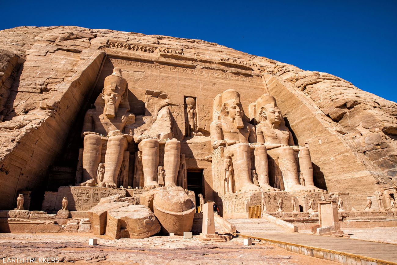 What are the most famous tourist attractions in Egypt?