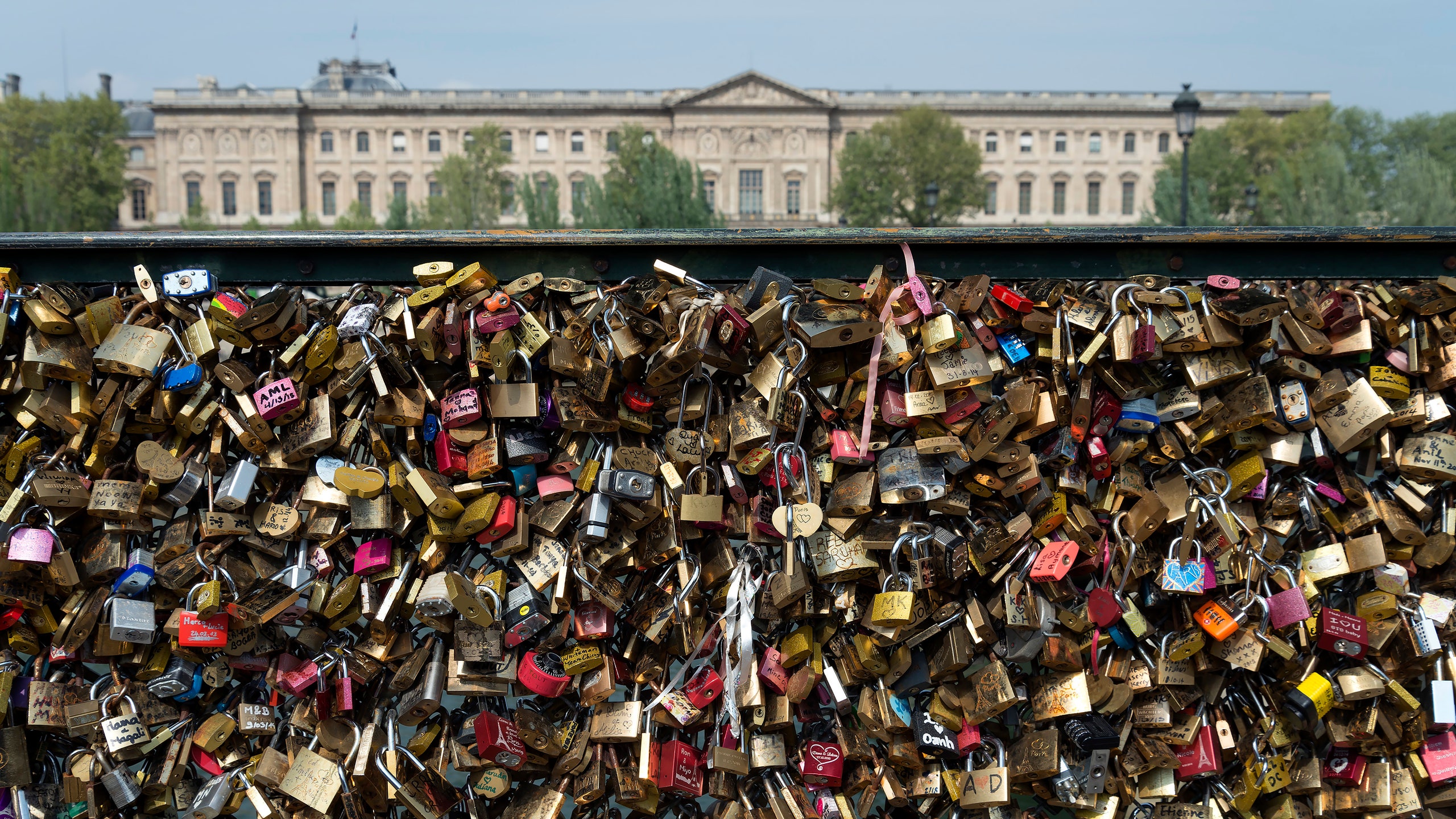 Unlocking the Love Stories of Pont des Arts