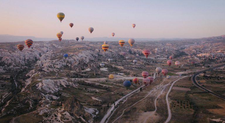 استكشاف ثقافة كابادوكيا من خلال الفعاليات السياحية